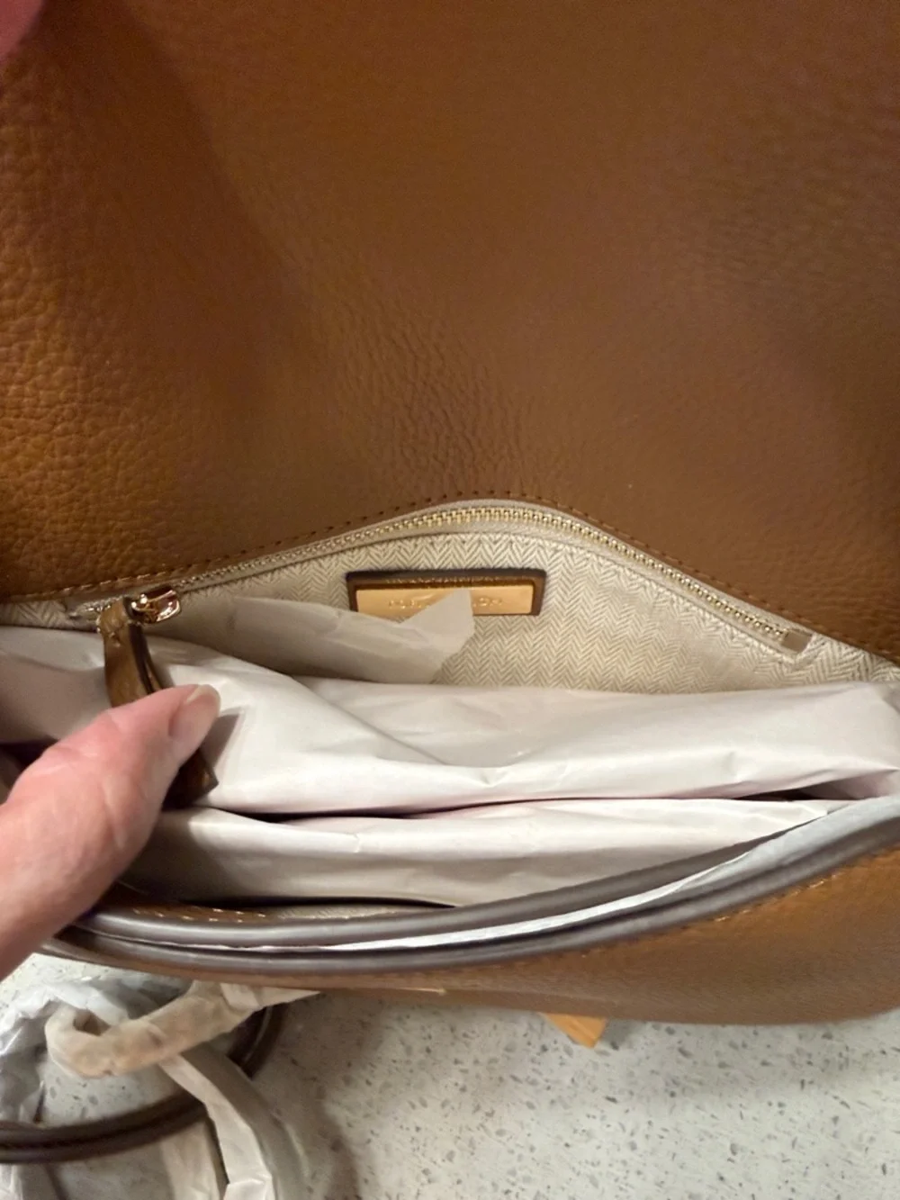 Tory Burch Tan Leather Convertible Crossbody with Gold Logo 2 adjustable straps - Picture 6 of 13